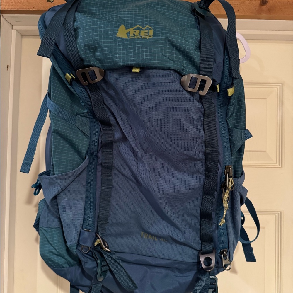 REI Women’s Trail 40 Backpack - Medium